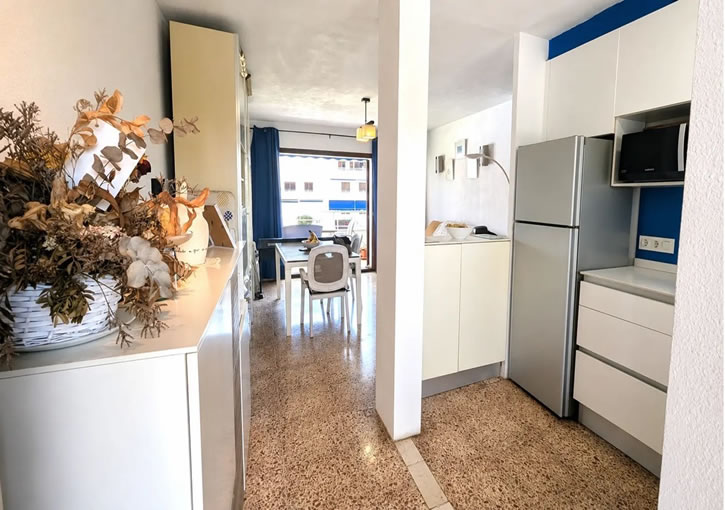 725
