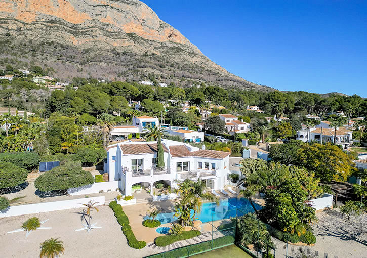 Javea 5 Bedroom Villa with Tennis Court